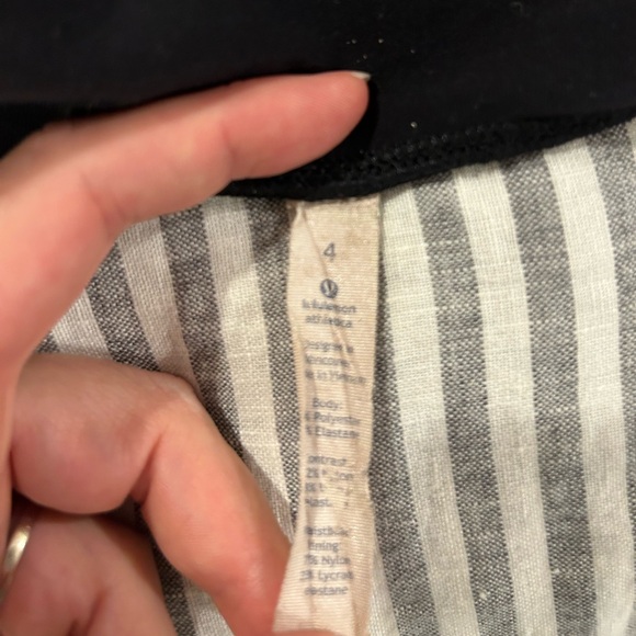 Lululemon black fleeced lined leggings! - Picture 5 of 8